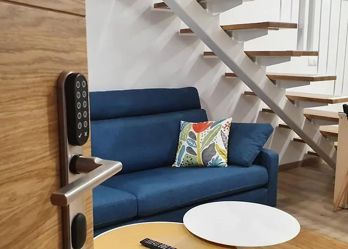 Antares 3 アパート ミヤドイロ