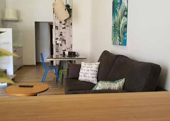 Antares 3 アパート *