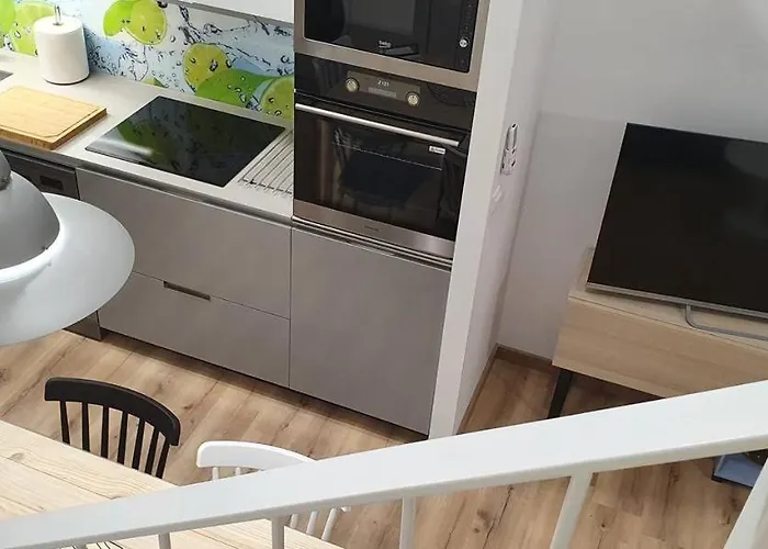 Antares 3 アパート ミヤドイロ