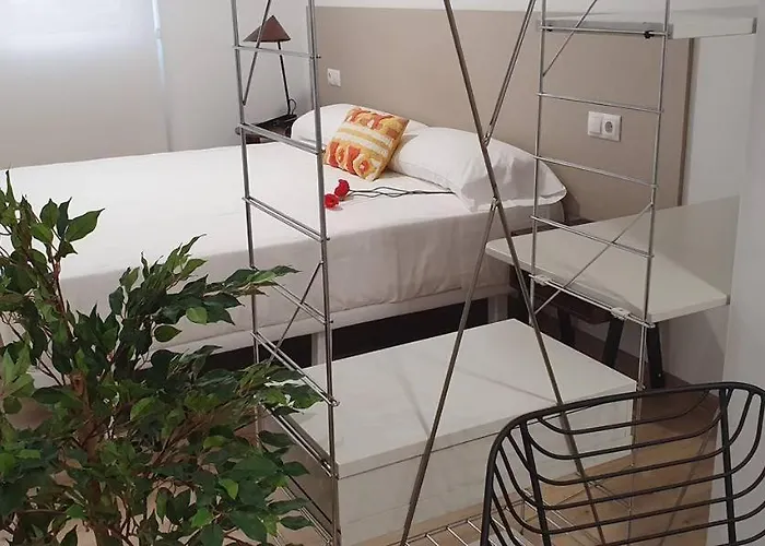 アパート Antares 3 ミヤドイロ